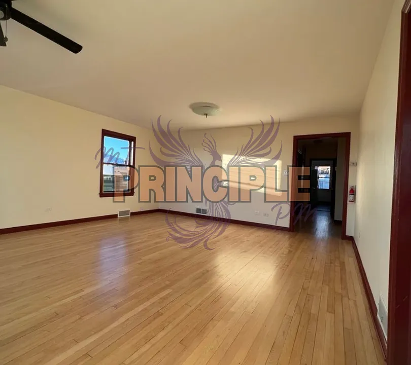 403-405 1/2 W Granite St
