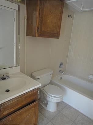 1st image of 504 Kings Way Dr #B