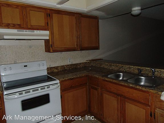 2nd image of 1062 S Hoagland Blvd
