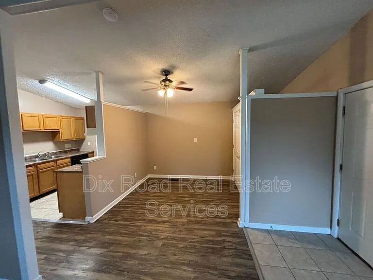 702 Arthur St — Photo 8