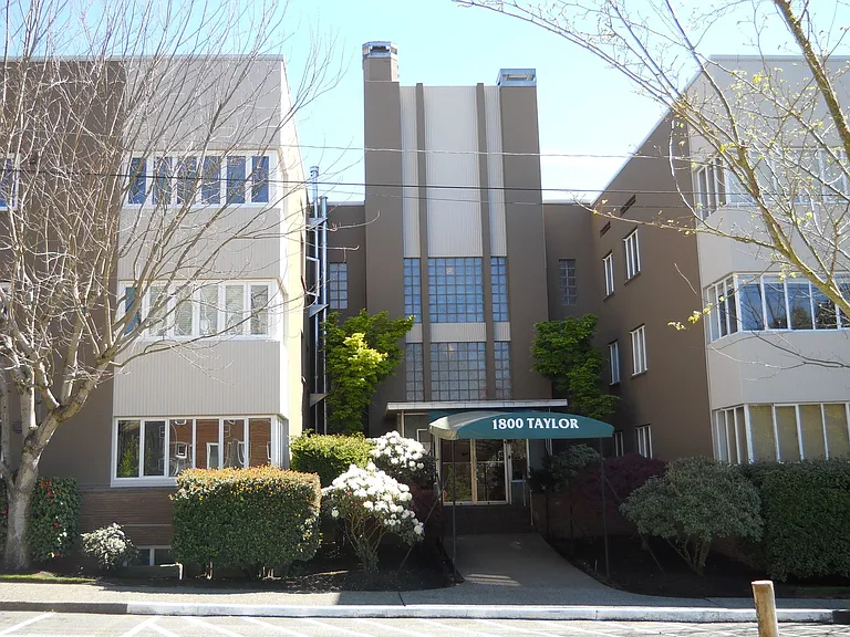 1800 Taylor Ave N #110 — Photo 23