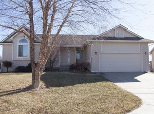 216 S Jamestown Cir, Andover, KS 67002