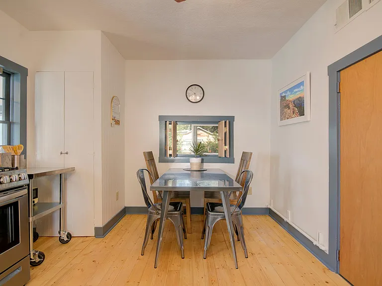 2289 Kelly Ave SW — Photo 11