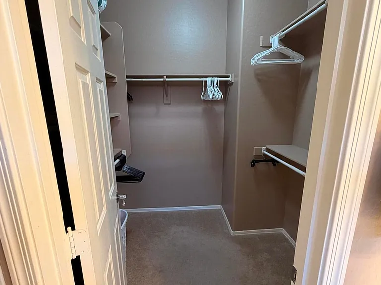 2312 N Hudson Dr — Photo 12