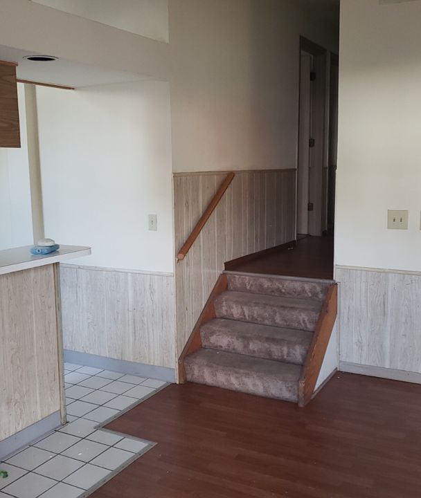 1st image of 194 E 14th Ave #8366571