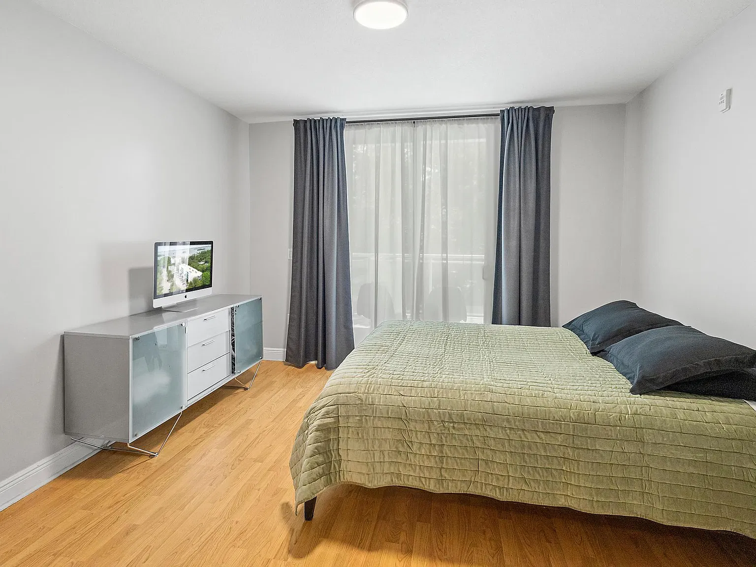 1 bed, 716 sqft, $2,250 — Photo 3