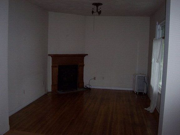 2nd image of 169 Valley St NW