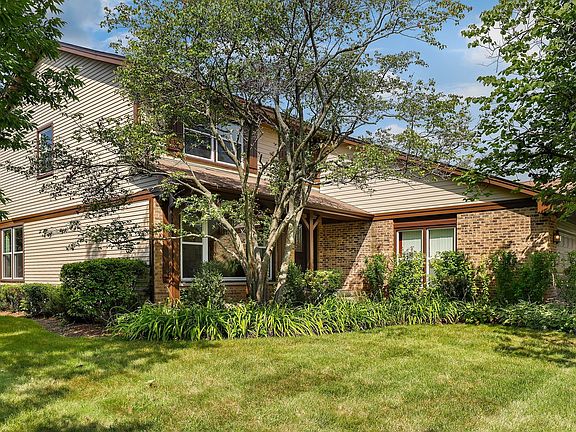 3rd image of 4125 Applewood Ln