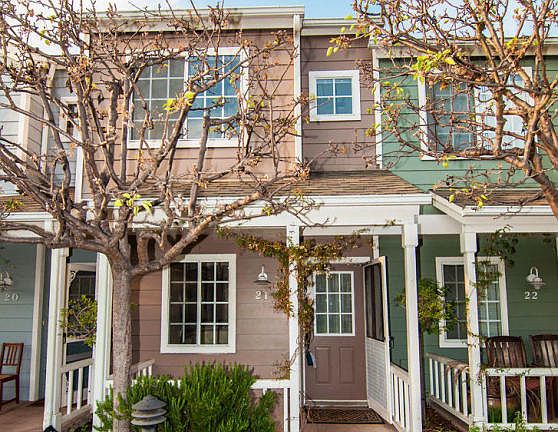 2nd image of 4692 Carpinteria Ave APT 21