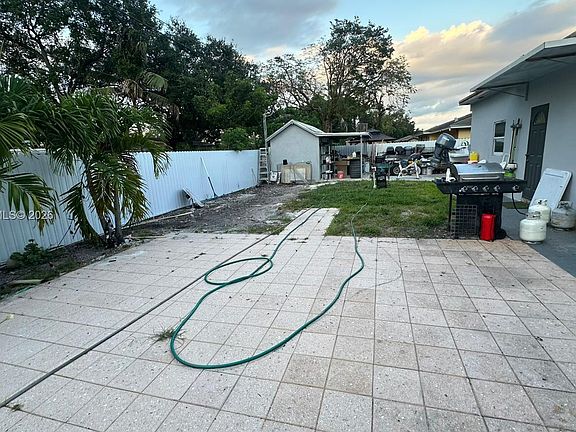 4th image of 2343 NW 102nd St