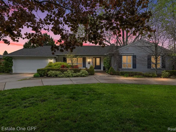 65 Willison Rd, Grosse Pointe Shores, MI 48236