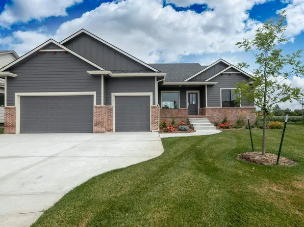 8332 W Kackley Ct, Wichita, KS 67205