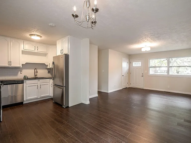 6500 Mercury Dr — Photo 8