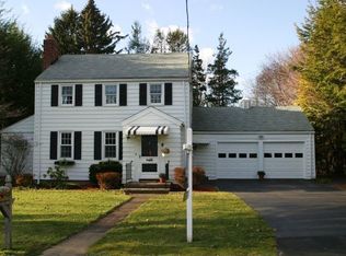 67 Green Knolls Ln, Fairfield, CT 06824