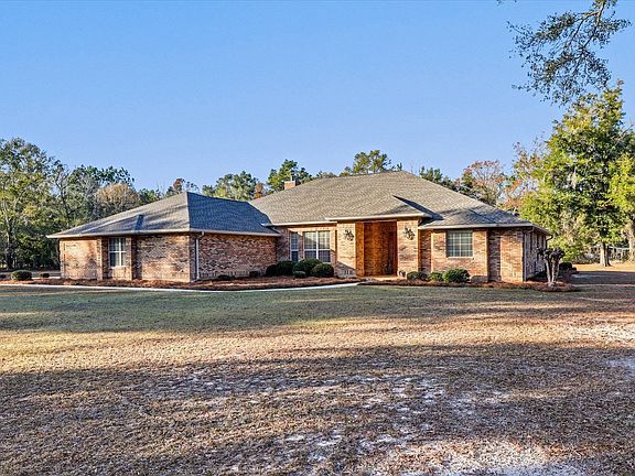 4th image of 116 Sweetwater Cir