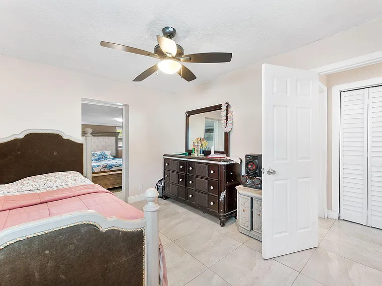 4830 Alberta Ave — Photo 24