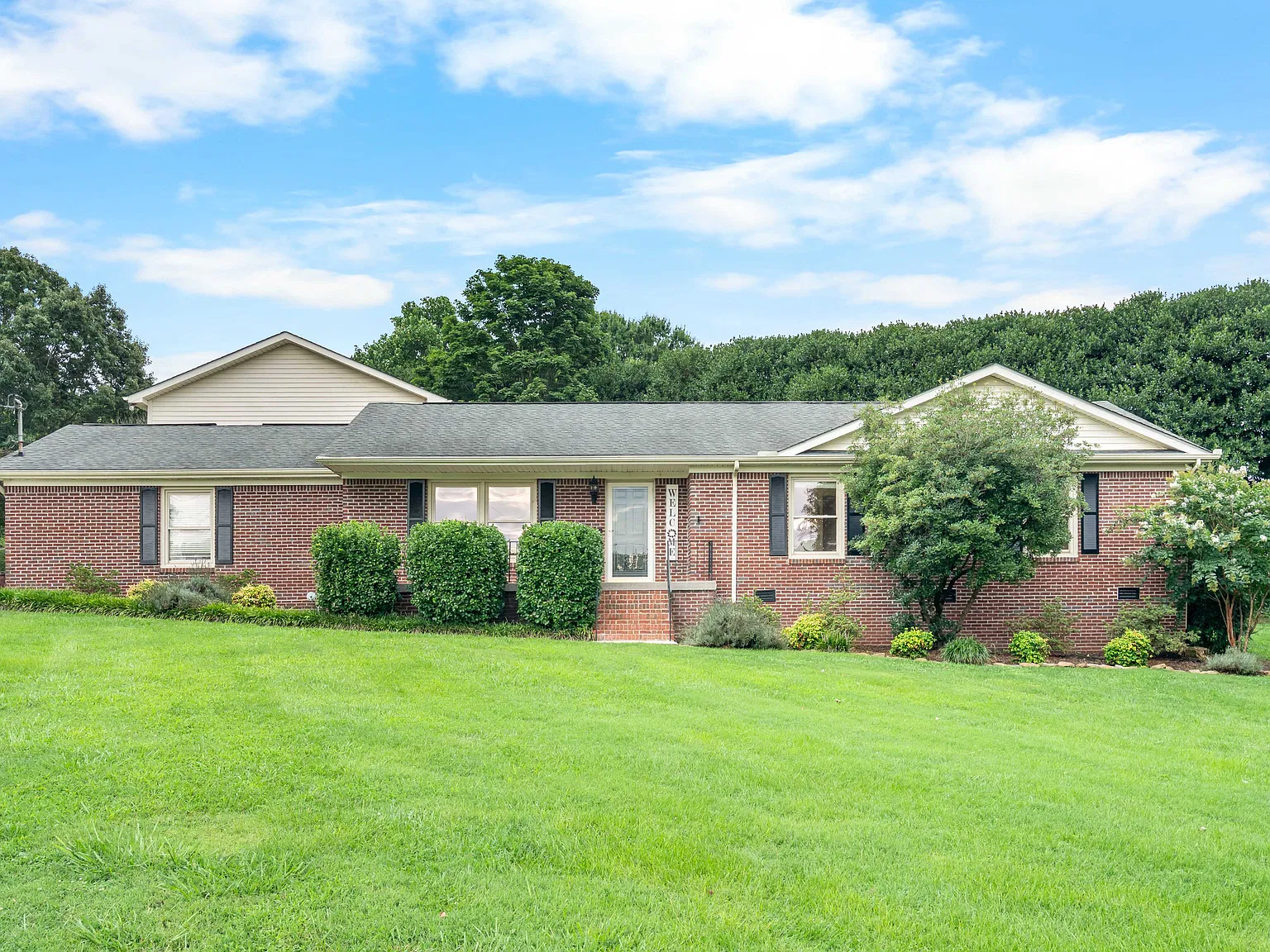 4 bed, 3.5 bath, 3062 sqft, $3,250 — Photo 1