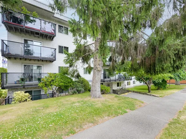 859 Carrie St #403, Esquimalt, BC V9A 5R5
