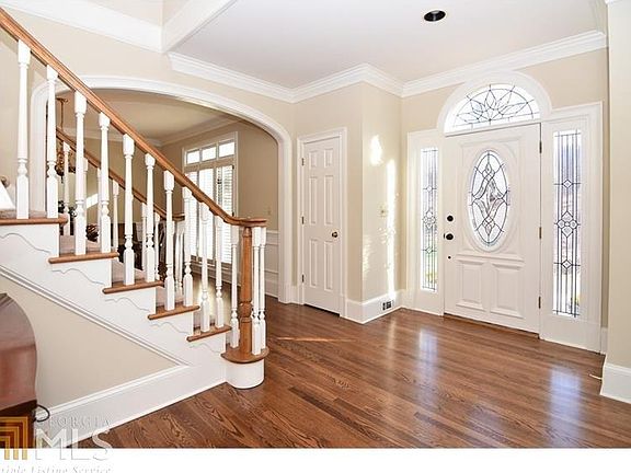 3rd image of 145 Cartier Ct
