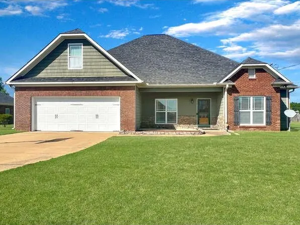 10 Sorghum Ct, Fort Mitchell, AL 36856