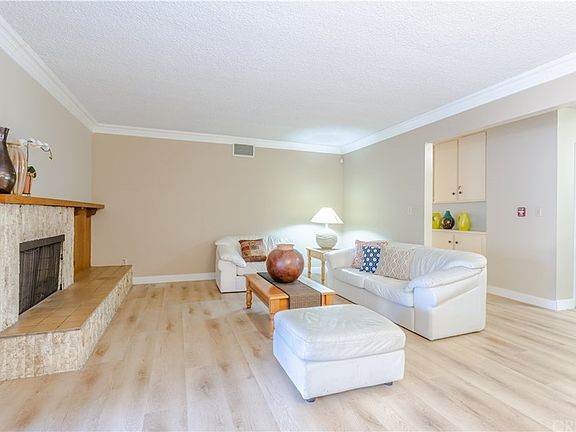 3rd image of 7959 Woodlake Ave
