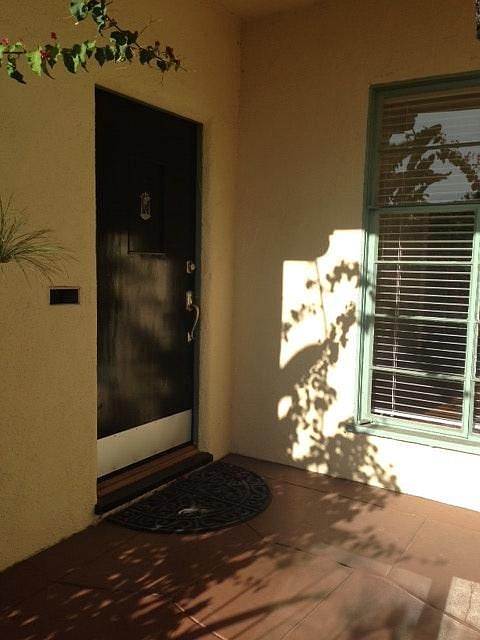 1st image of 832 N Kilkea Dr