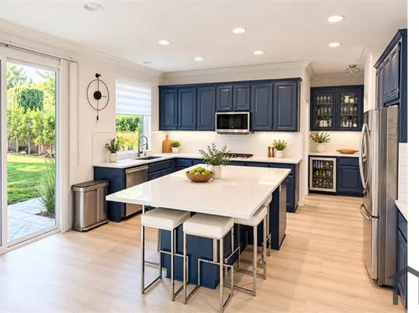 23719 Red Oak Ct, Santa Clarita, CA 91321
