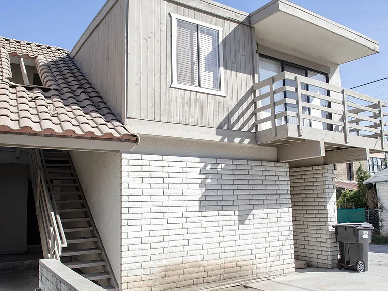 Hornblend - (3 attached units + 1 cottage) — Photo 16