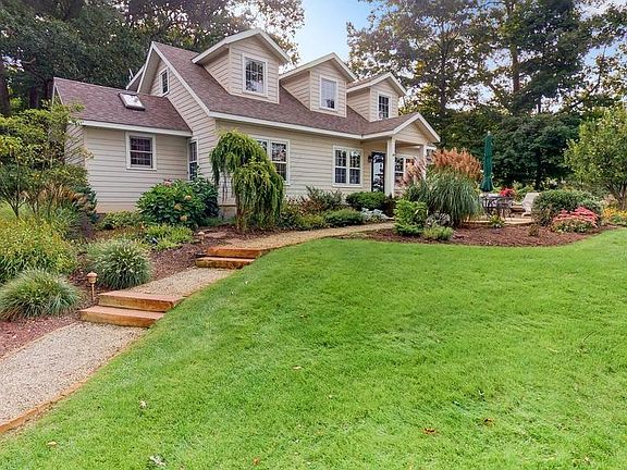 4th image of 2825 Lakeshore Dr