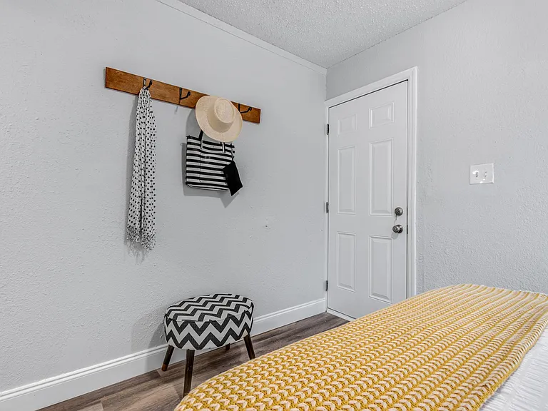 346 Dudley St — Photo 12
