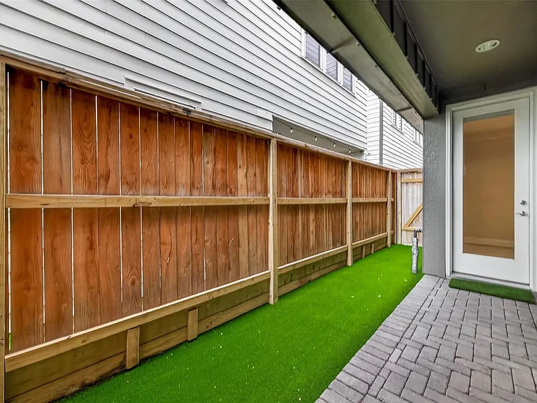2218 Lou Ellen Ln #C — Photo 39