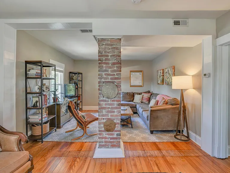 1213 Avon St — Photo 3