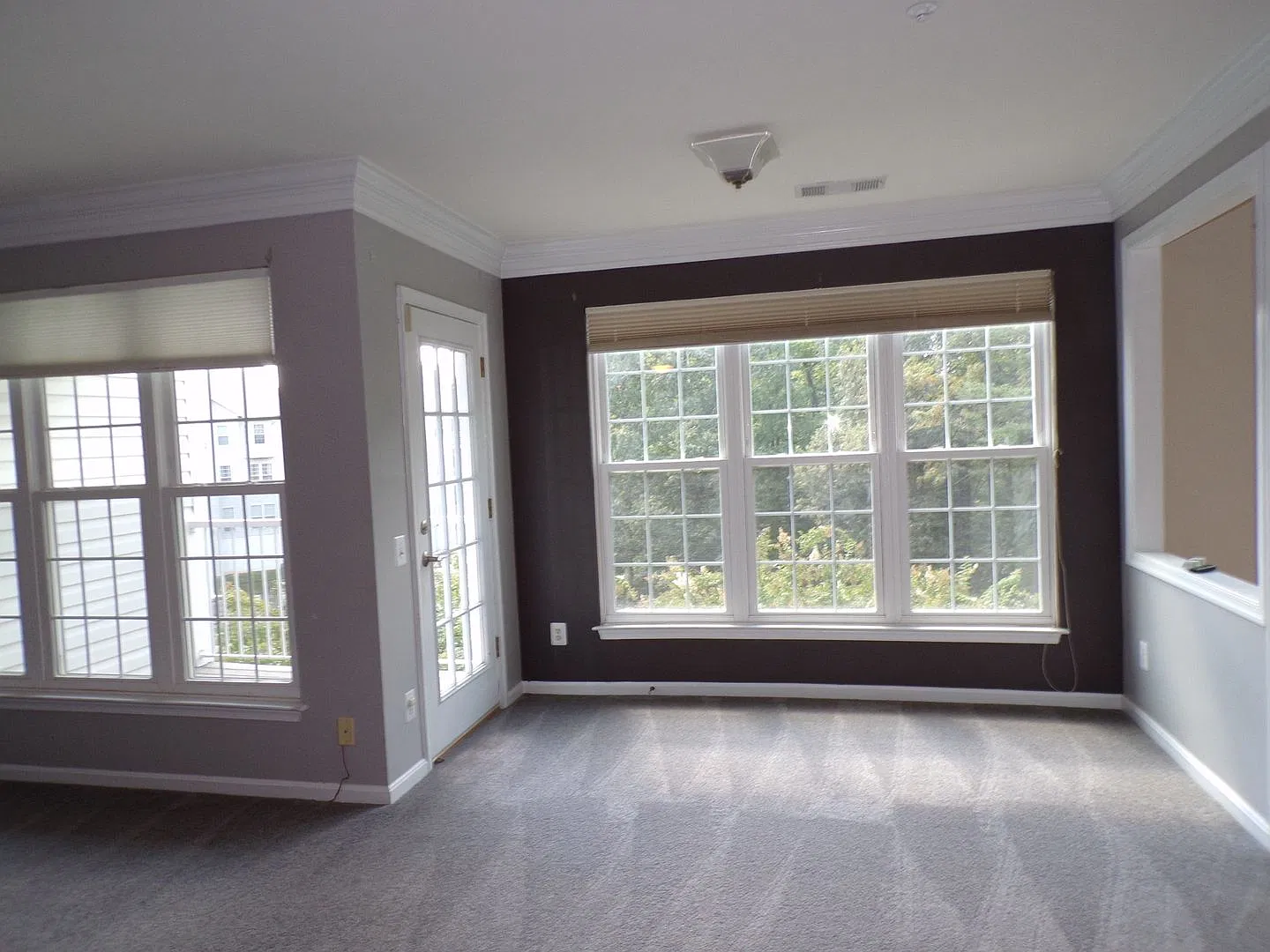Two Bedroom, Two Level Condo Near Van Dorn Metro — Photo 4