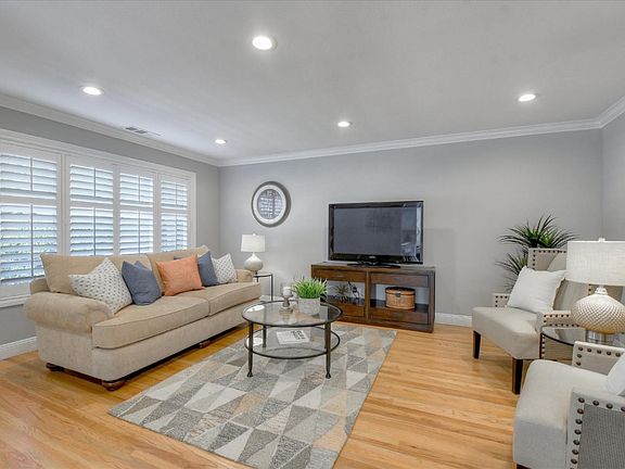 4th image of 1532 Creek Dr