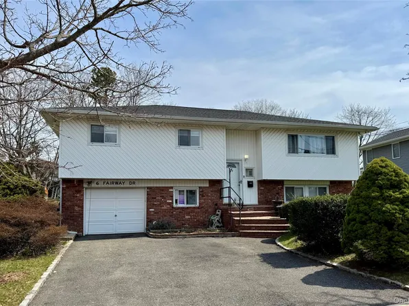 6 Fairway Dr, Old Bethpage, NY 11804