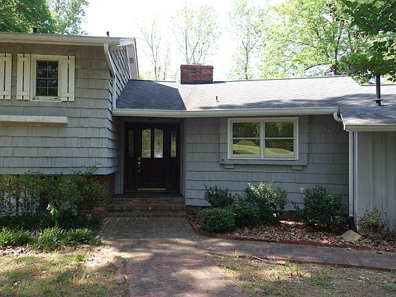 2nd image of 410 Country Club Cir
