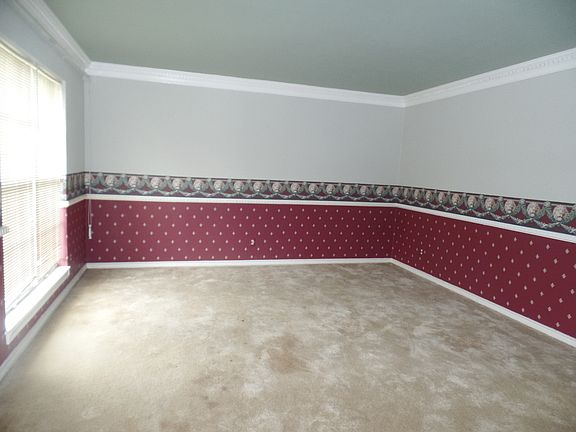 4th image of 903 Sherwood Ln