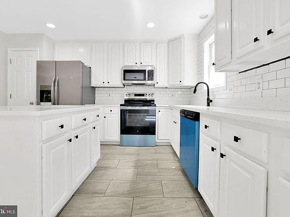 5th image of 3711 Green Oak Ct