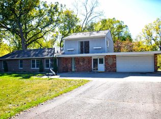 21272 Belleview St, Clinton Township, MI 48036