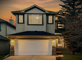 153 NE Panamount Close NW, Calgary, AB T3K 5P6