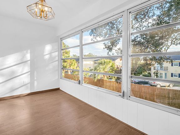 bonus room/florida room