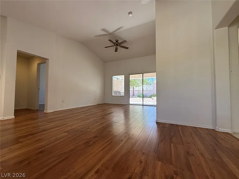 10905 Mill Cove Ave — Photo 3