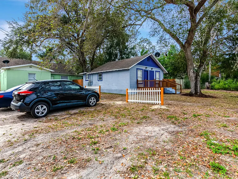 547 Wildwood Way #B — Photo 3