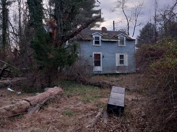 714 Eayrestown Rd, Lumberton, NJ 08048