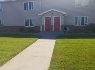 1620 E G St APT 1, North Platte, NE 69101