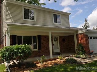 50089 Vinecrest Ln, Chesterfield, MI 48047