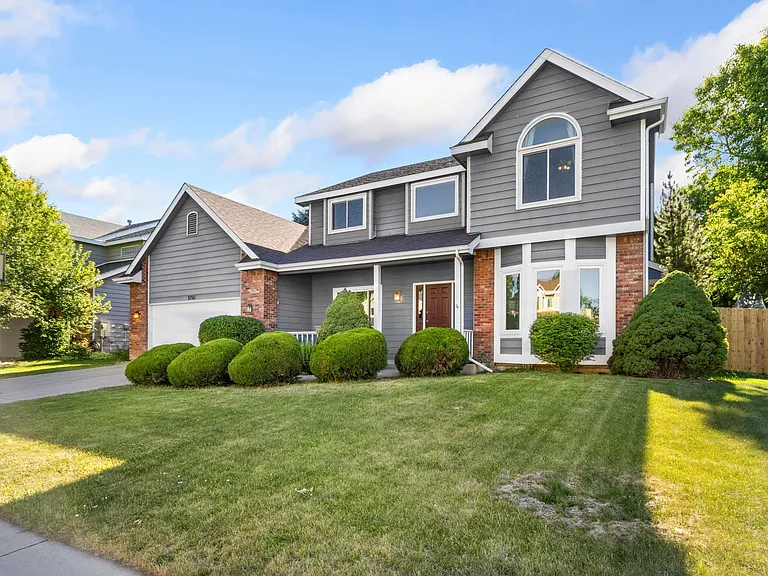 3761 Bromley Dr — Photo 2