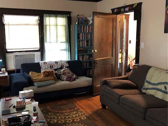 4th image of 1427 Wyandotte Ave