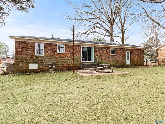 5th image of 3406 Euclid Cir NW