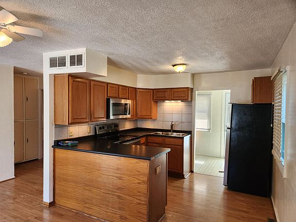 5th image of 428 Howard Ave